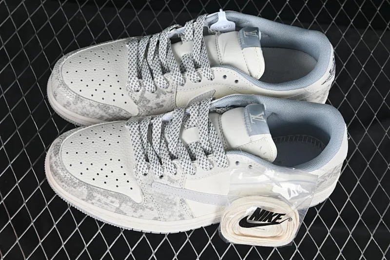 All categories Air Jordan Jordan series basketball shoes Air Jordan 1 Low High-end customized low-top sneakers Travis Scott x Fragment Design x Air Jordan 1 Low OG SP AJ1 Joe 1 LV joint gray snake pattern low-top cultural casual sneakers XS7089-620